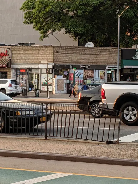 Howard News 24 Hour Deli Picture 5