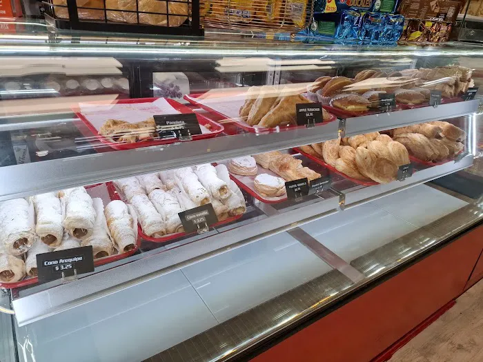 Parceros Bakery & Restaurant Picture 8
