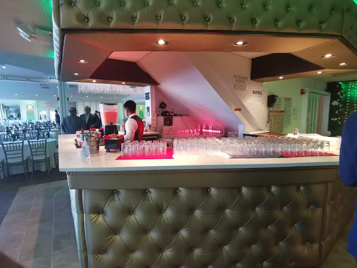 Worlds Fair Cafe and Gas Dock Picture 2
