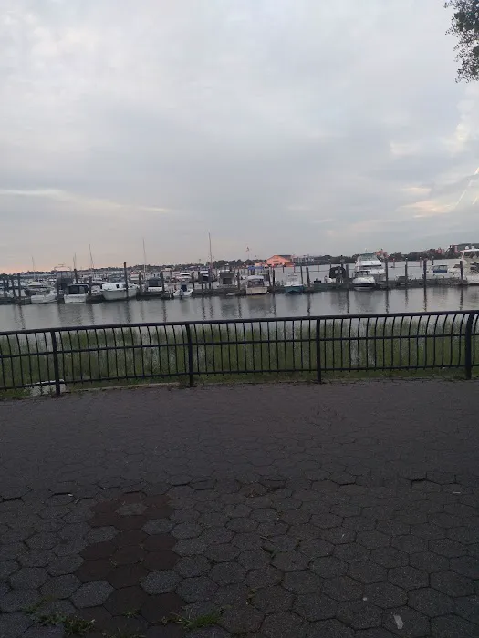 Worlds Fair Cafe and Gas Dock Picture 3