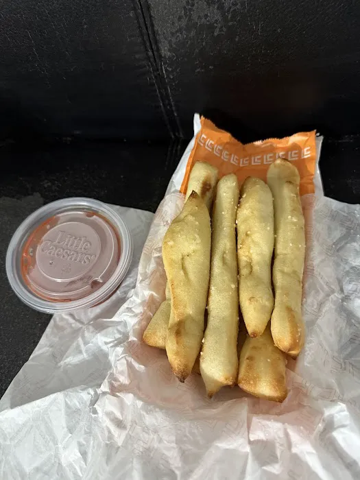 Little Caesars Pizza Picture 4