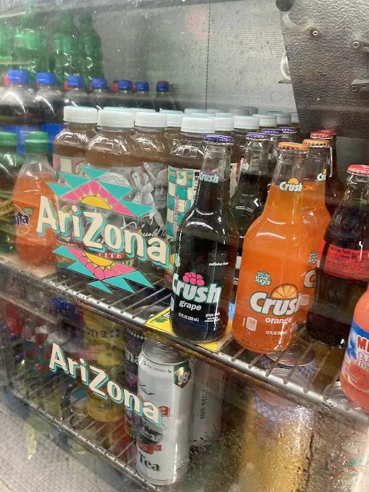 New Deli Grocery Picture 7