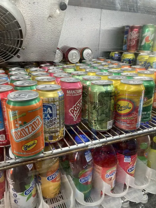 New Deli Grocery Picture 4