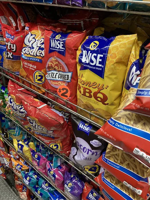 New Deli Grocery Picture 6