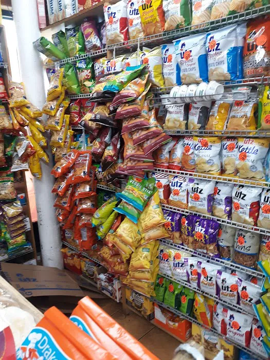 Alexandra Deli & Grocery Picture 4