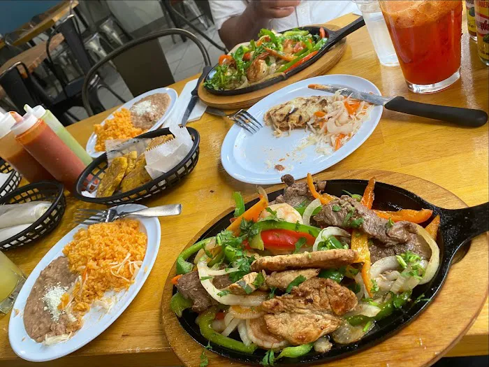 Maya Fusion Cafe Picture 6