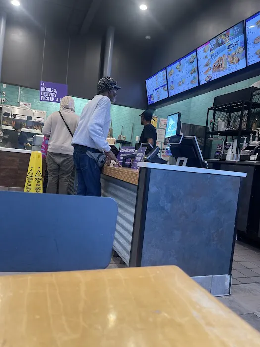 Taco Bell Cantina Picture 10