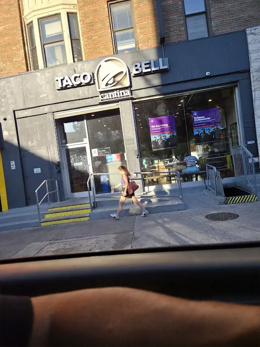 Taco Bell Cantina Picture 7
