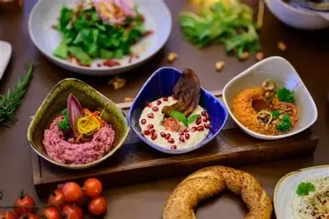 How Middle Eastern Restaurants Are Innovating Traditional Dishes With Modern Presentation