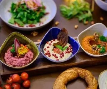 How Middle Eastern Restaurants Are Innovating Traditional Dishes With Modern Presentation