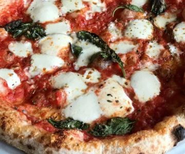 Exploring Pizza Restaurants That Use Locally Sourced Ingredients Exclusively