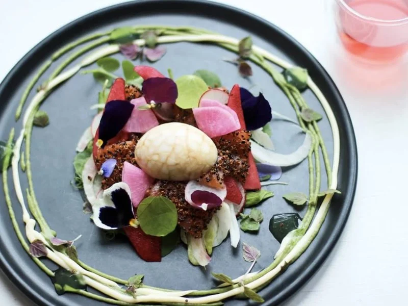 How Brunch Restaurants Are Incorporating Seasonal Produce Into Innovative Dishes