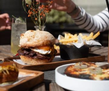 Discovering Innovative Bar and Grill Spots for Weekend Dining