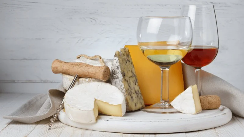 How to Pair Wine with Different Types of Cheese Like a Pro