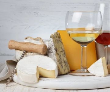 How to Pair Wine with Different Types of Cheese Like a Pro