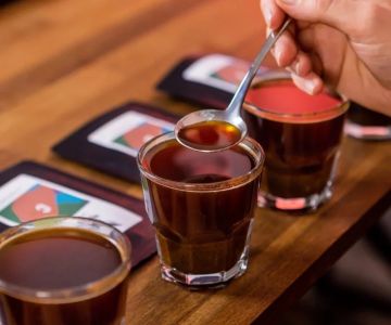 How Coffee Shops Are Creating Interactive Experiences for Guests Through Tastings and Workshops
