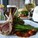 Exploring Bar and Grill Spots That Offer Seasonal Specials