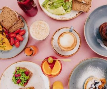 How Brunch Restaurants Are Combining Healthy Options With Indulgent Favorites