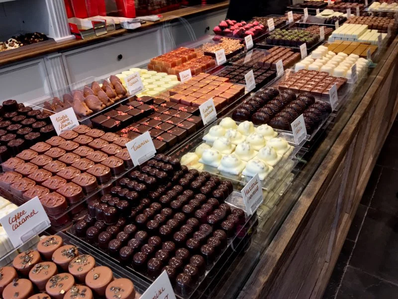 How Chocolate Shops Are Collaborating With Local Artisans for Special Editions