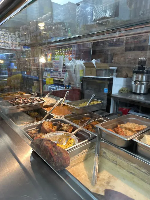 Daylen Deli & Grocery Picture 3