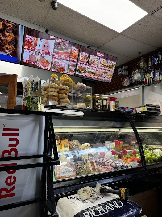 Daylen Deli & Grocery Picture 9