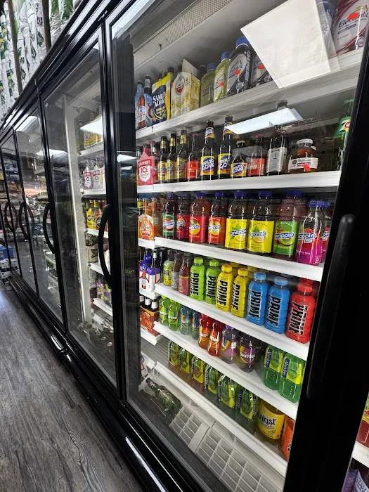 Daylen Deli & Grocery Picture 6