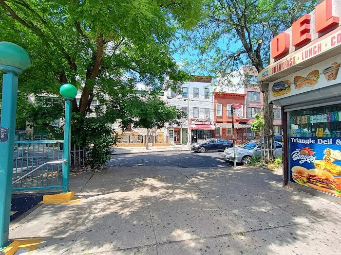Triangle Deli & Grill Picture 3