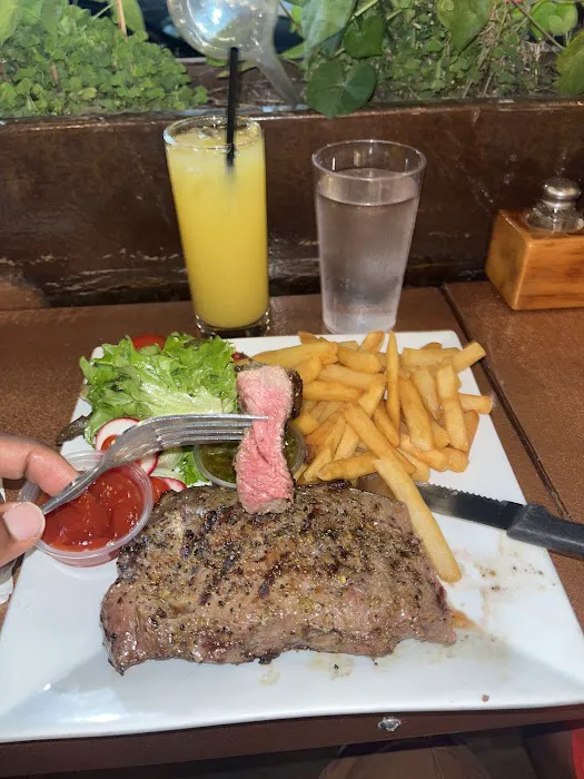 Salud Bar & Grill Picture 2