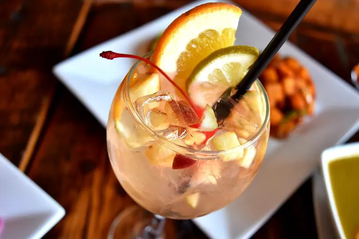 Salud Bar & Grill Picture 7