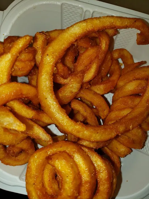 Halalify - Burgers Platters Gyros Chicken Shakes Picture 4