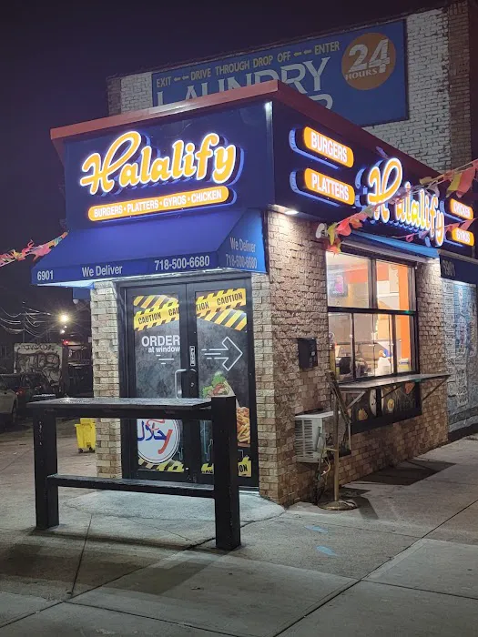 Halalify - Burgers Platters Gyros Chicken Shakes Picture 2
