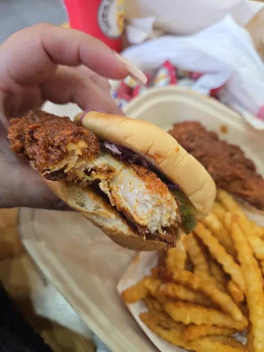 Dave's Hot Chicken Picture 3