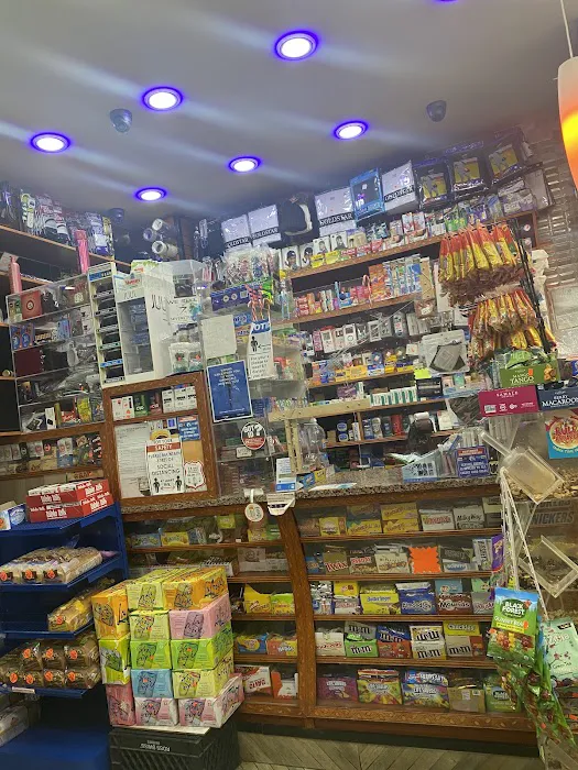 Dean Deli Grocery Picture 2