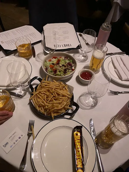Crown Club Picture 4
