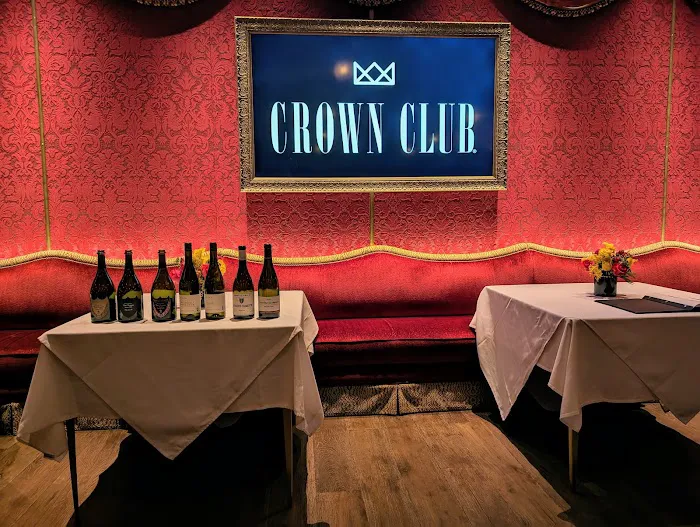 Crown Club Picture 10