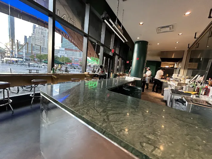 Fini Pizza Barclays Plaza Downtown Brooklyn Picture 5