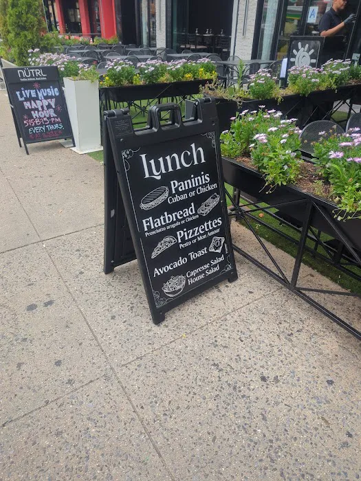 Mon Amour Coffee & Wine Dyckman Picture 3