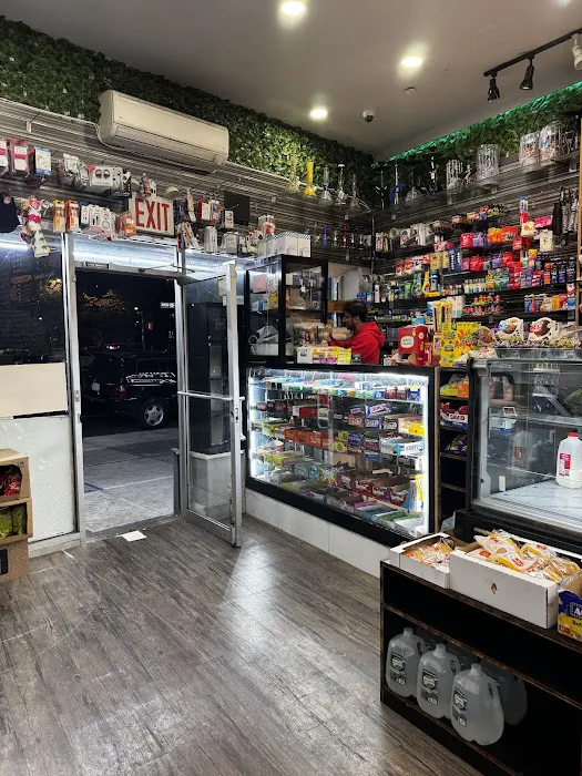 ABE DELI &GROCERY Picture 3