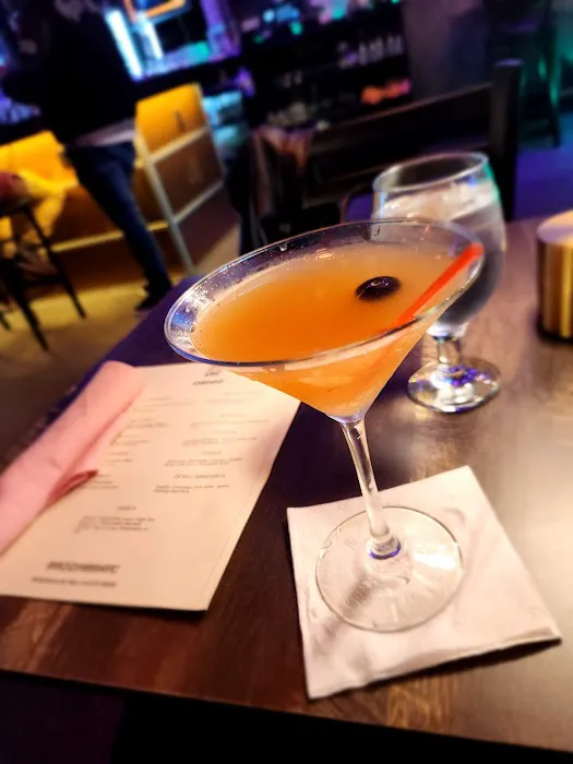 One Fifty One Restaurant & Lounge Picture 3