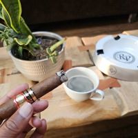 Cenizas cigar room ico