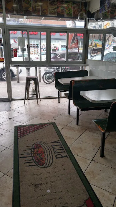 Noel's Pizza Picture 1