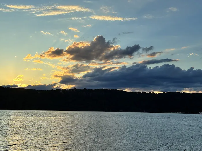 The Hudson Picture 8
