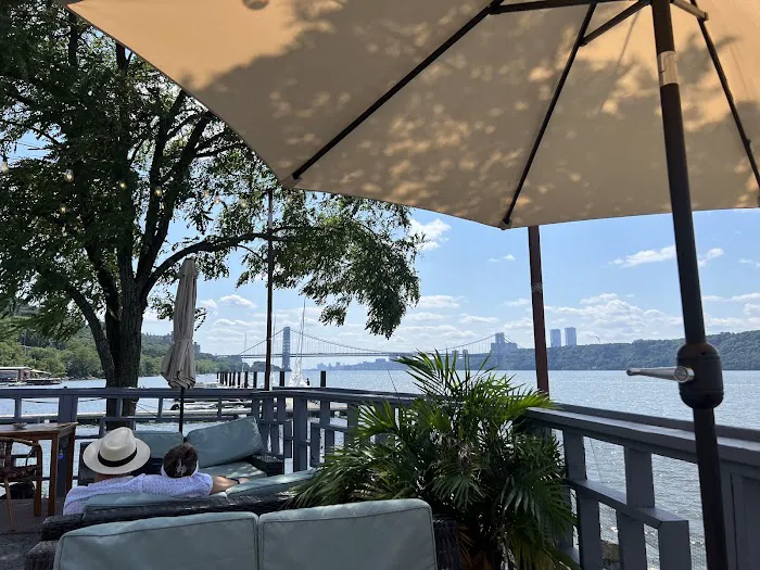 The Hudson Picture 10