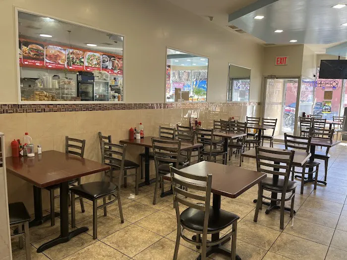 Ginbo’s Hamburger House Picture 9