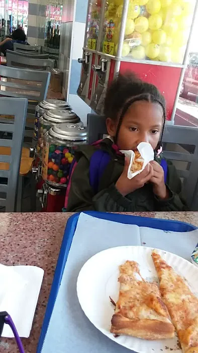 Ray Pizza & Grill Picture 1