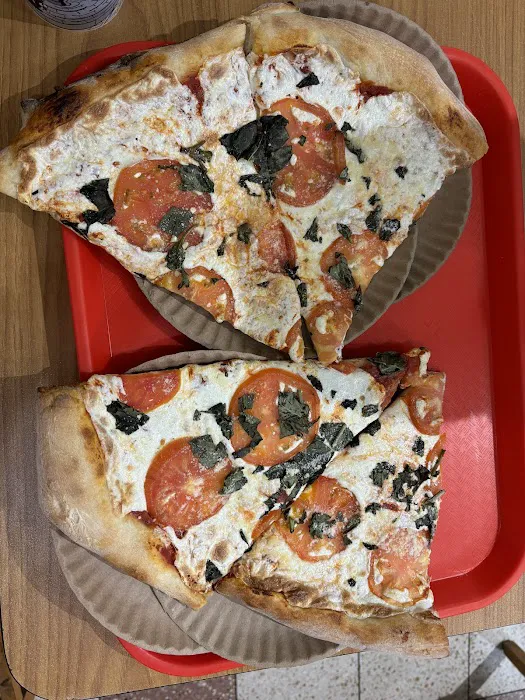 Ray Pizza & Grill Picture 6