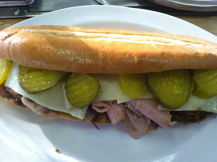 Pastelello House Deli Picture 3