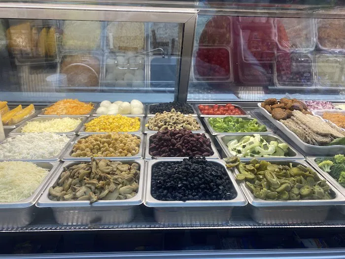 Mo and Hamza Deli Picture 4