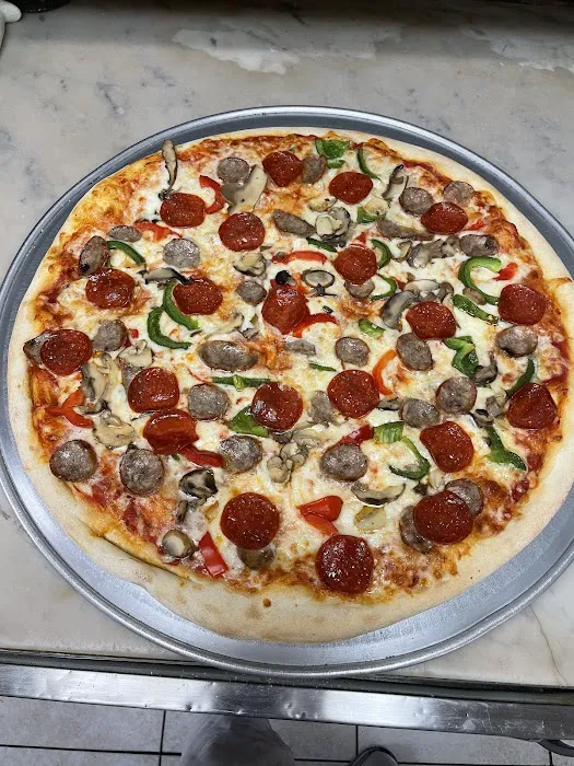 Daisy's Pizza Picture 7