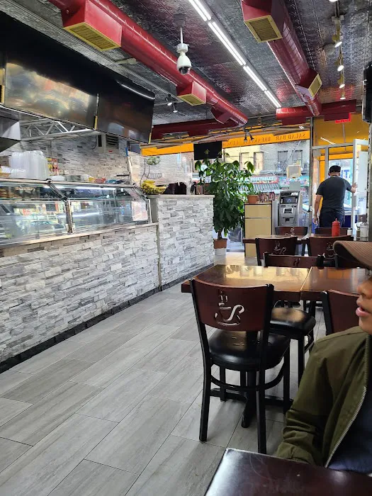 Madison Cafe Picture 4